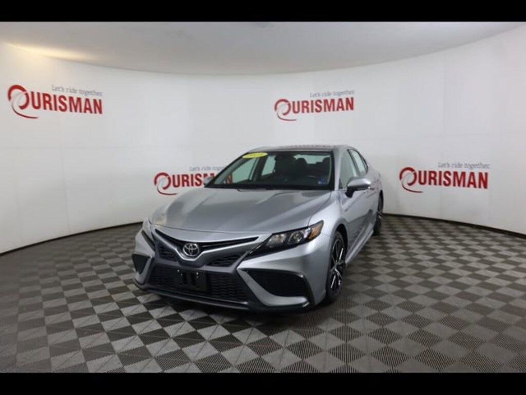 Used 2023 Toyota Camry SE Sedan