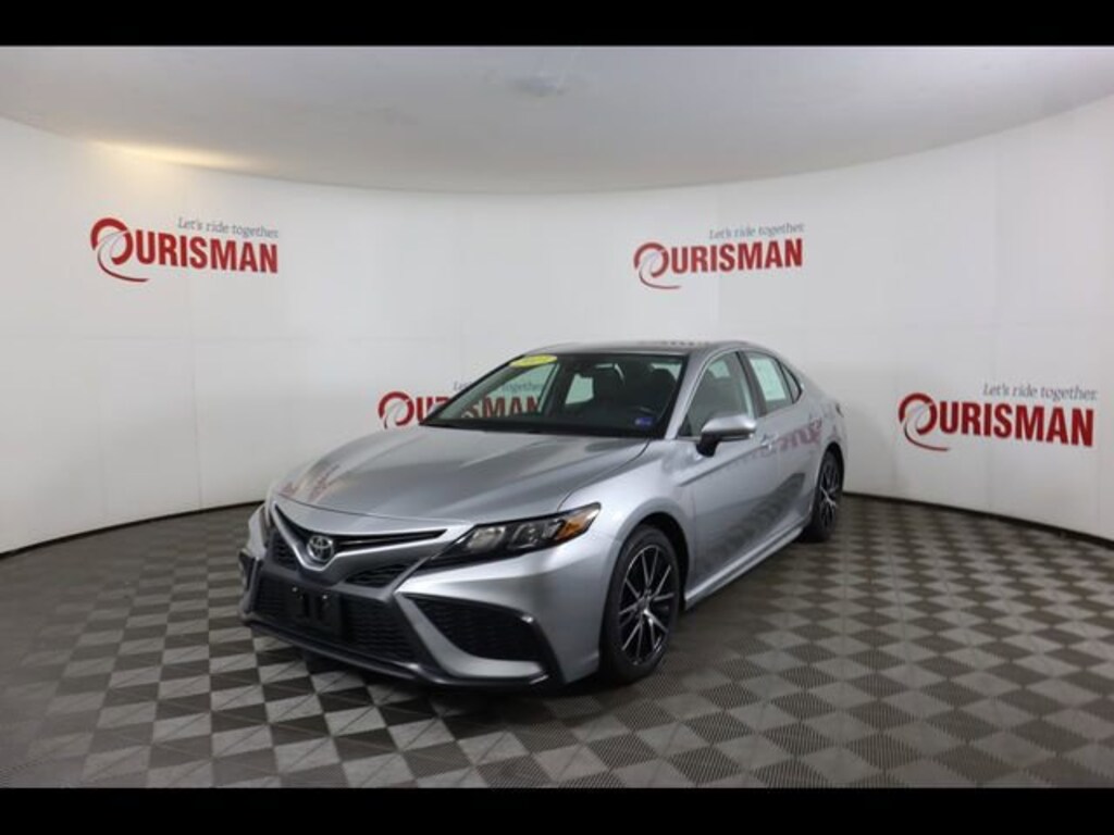 Used 2023 Toyota Camry SE Sedan