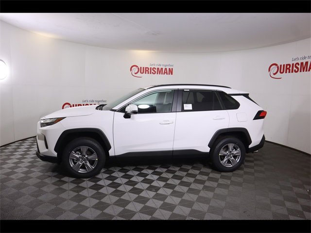 2025 Toyota RAV4 XLE photo 4