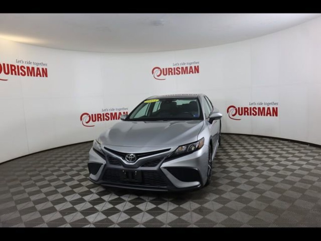 Used 2023 Toyota Camry SE Sedan