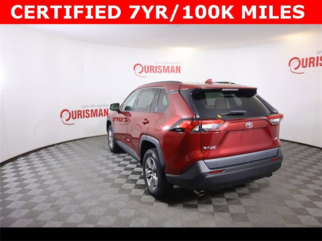 2022 Toyota RAV4 XLE photo 3