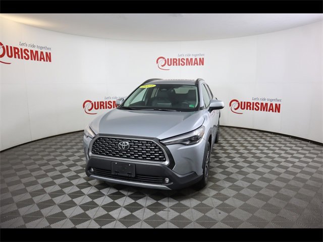 2023 Toyota Corolla Cross XLE's photo