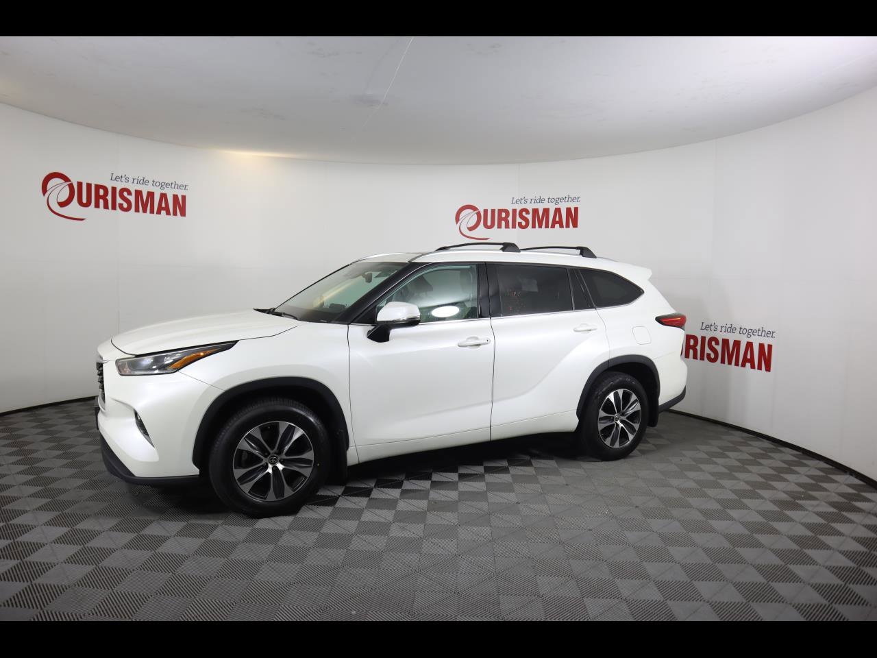 Used 2021 Toyota Highlander XLE with VIN 5TDGZRBH6MS552908 for sale in Fairfax, VA