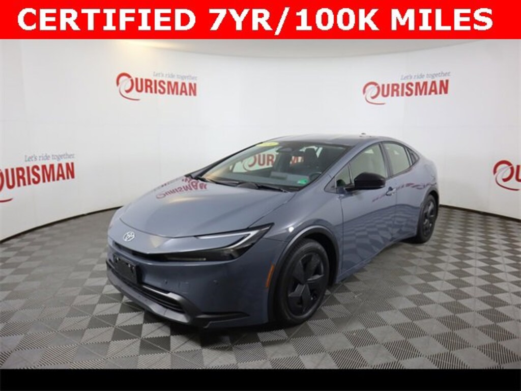Used 2024 Toyota Prius LE Hatchback