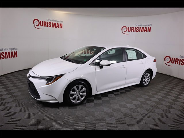 Used 2024 Toyota Corolla LE with VIN 5YFB4MDE2RP186914 for sale in Northfield, Minnesota