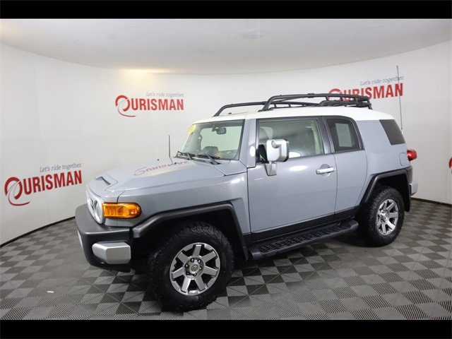 2014 Toyota FJ Cruiser Base photo 2