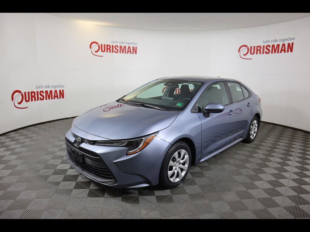 2024 Toyota Corolla LE photo 3