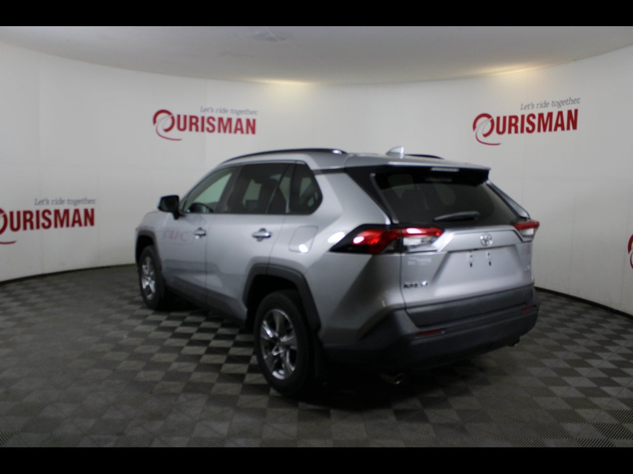 2024 Toyota RAV4 XLE - Photo 6