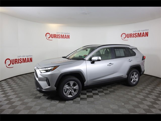 2025 Toyota RAV4 Hybrid XLE photo 4