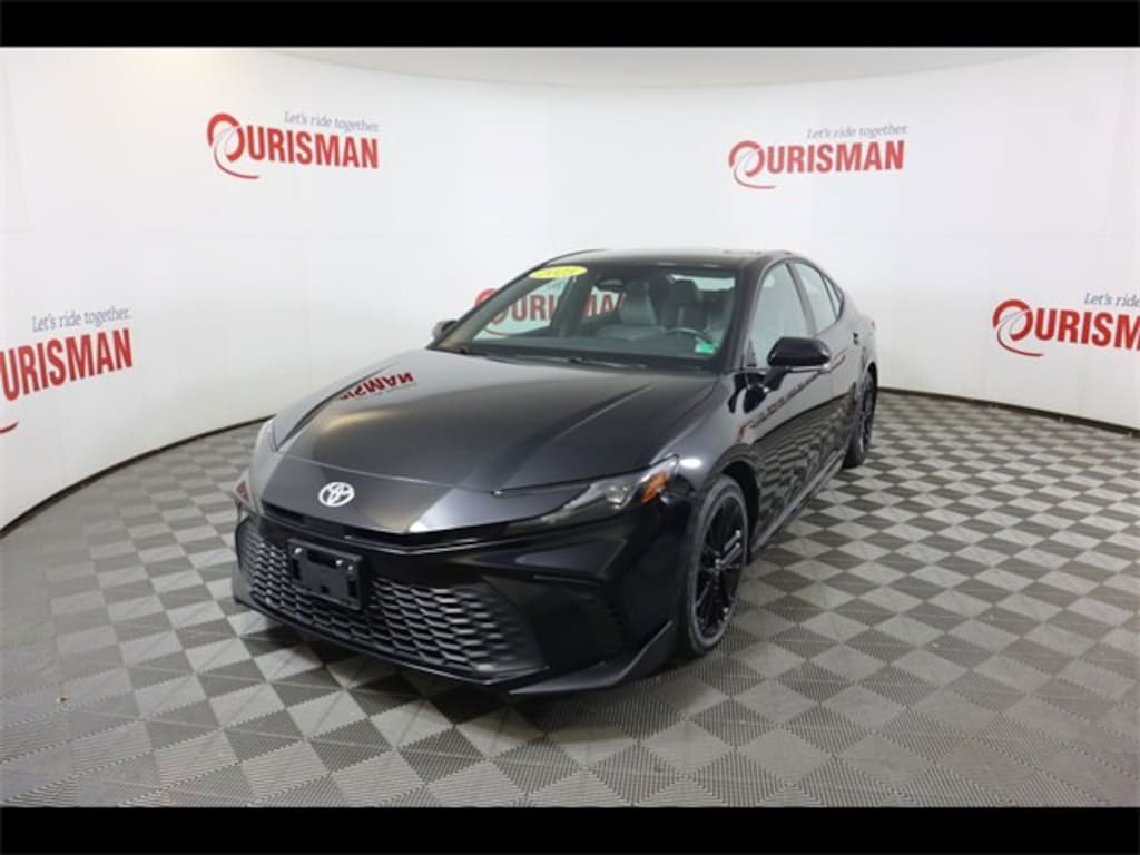 Used 2025 Toyota Camry SE Sedan