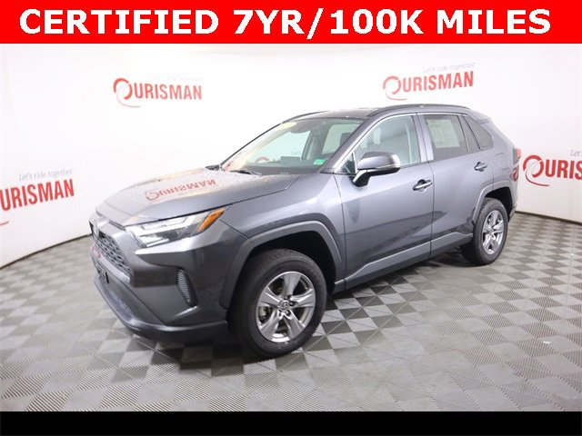 2024 Toyota RAV4 XLE photo 3
