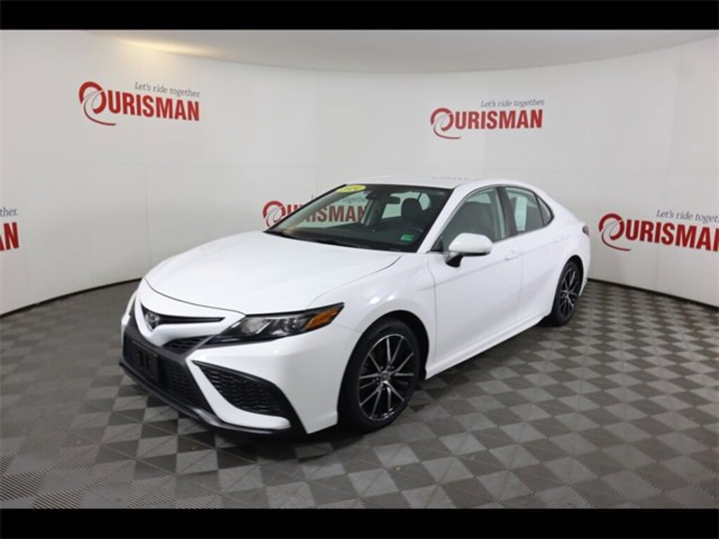 Used 2024 Toyota Camry SE Sedan