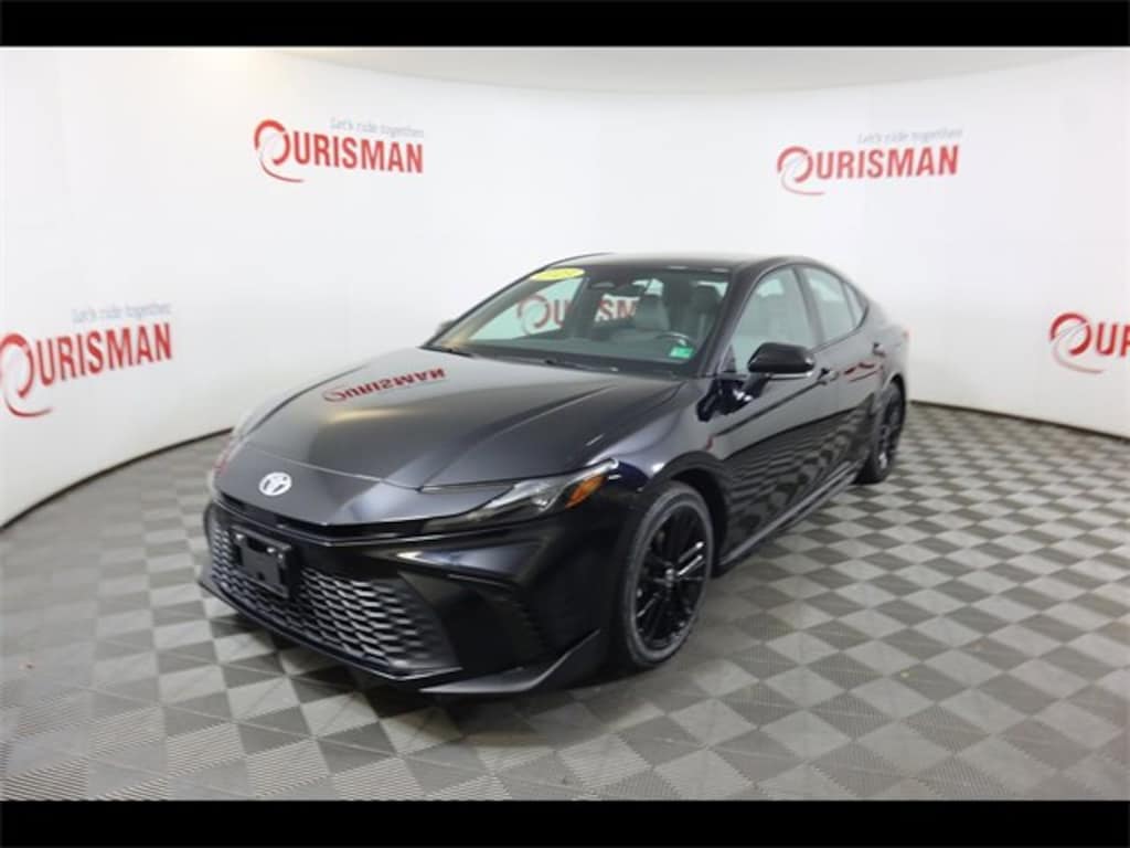 Used 2025 Toyota Camry SE Sedan