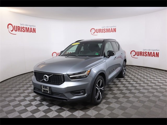 2019 Volvo XC40 Momentum's photo