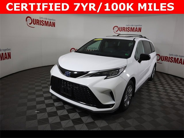 2022 Toyota Sienna XSE photo 2
