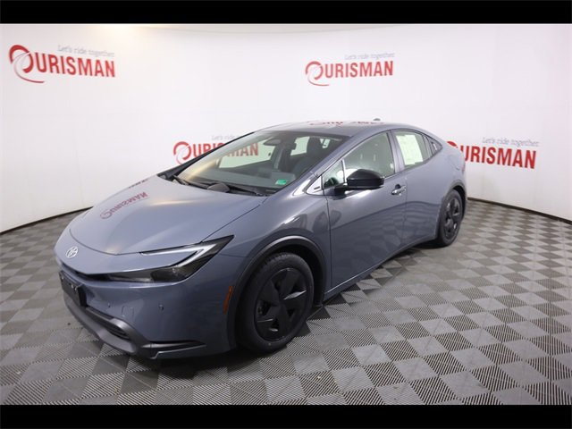 2024 Toyota Prius LE photo 3