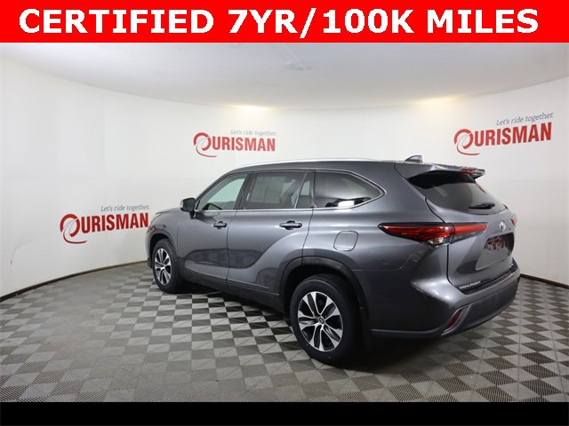 2022 Toyota Highlander XLE photo 2