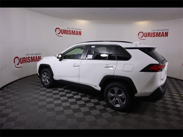 2025 Toyota RAV4 Hybrid XLE photo 3