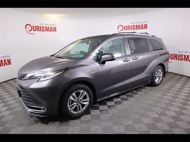 2024 Toyota Sienna Limited photo 4