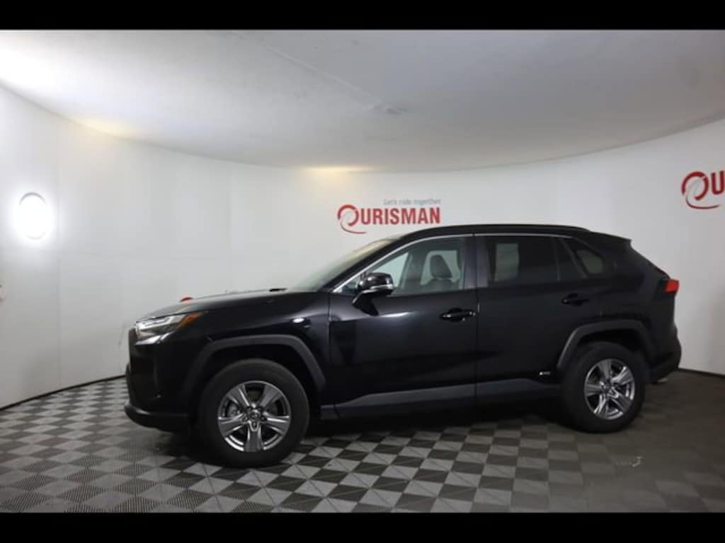 Used 2025 Toyota RAV4 Hybrid XLE SUV