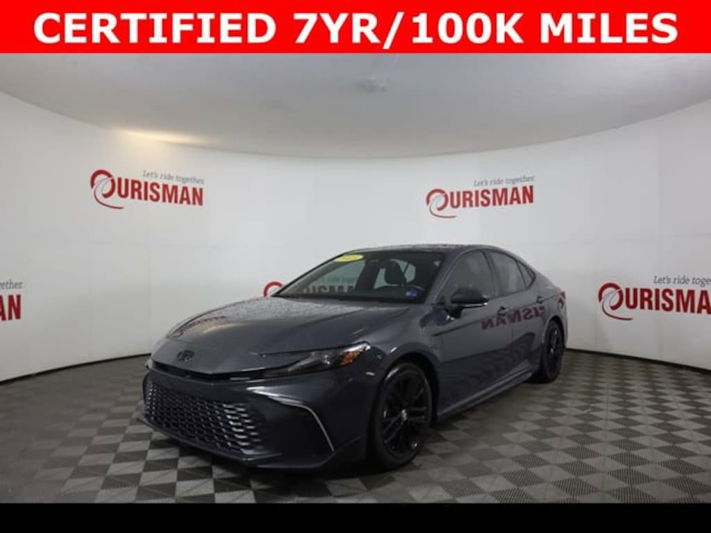 Used 2025 Toyota Camry SE Sedan