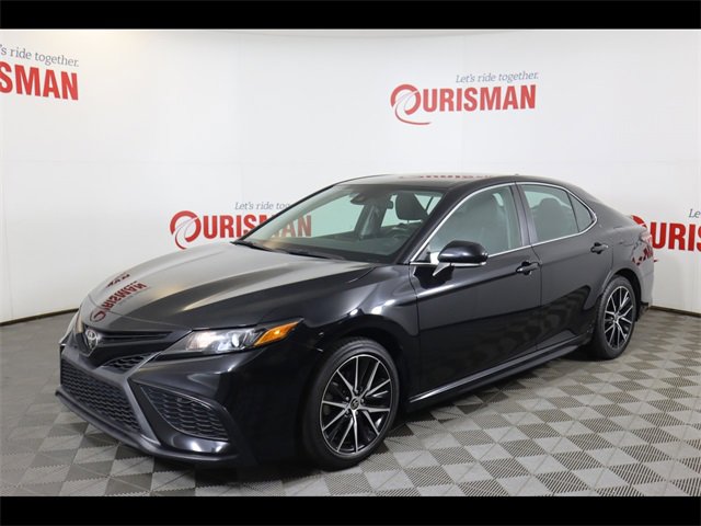 2022 Toyota Camry SE photo 2