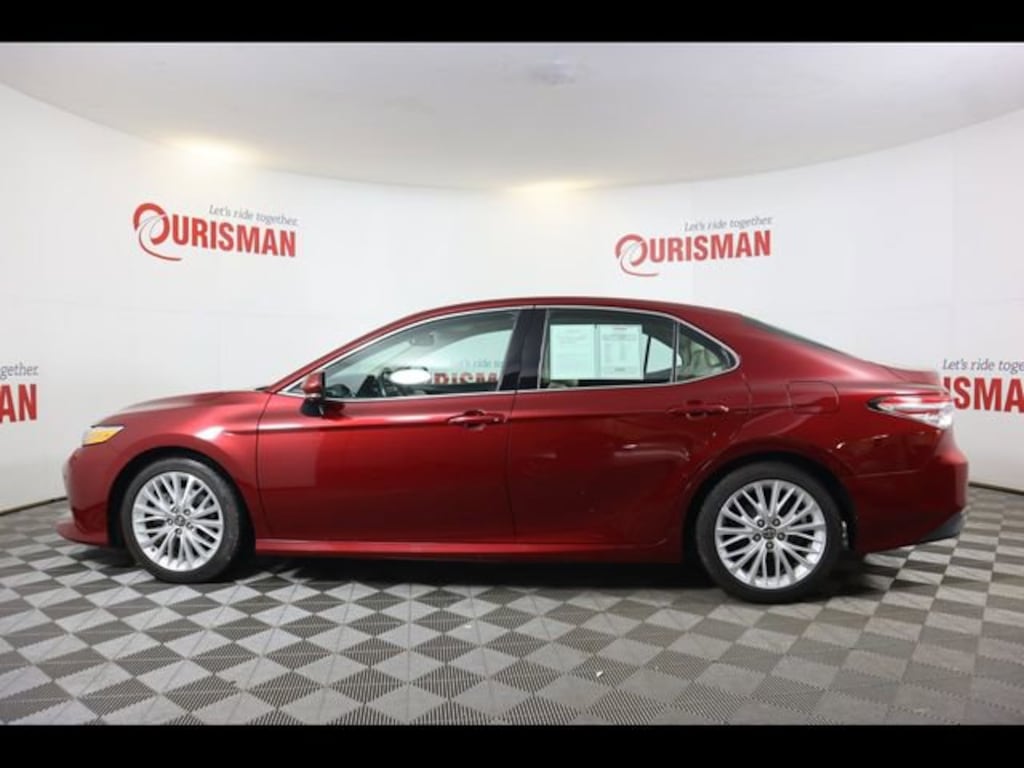 Used 2018 Toyota Camry XLE Sedan