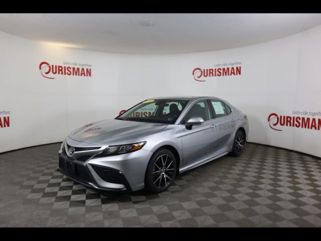 Used 2023 Toyota Camry SE Sedan