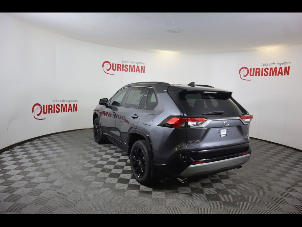2025 Toyota RAV4 Hybrid XSE photo 2