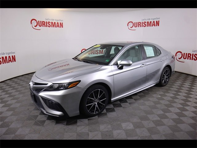 2022 Toyota Camry SE photo 3