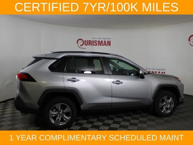 2024 Toyota RAV4 XLE - Photo 9