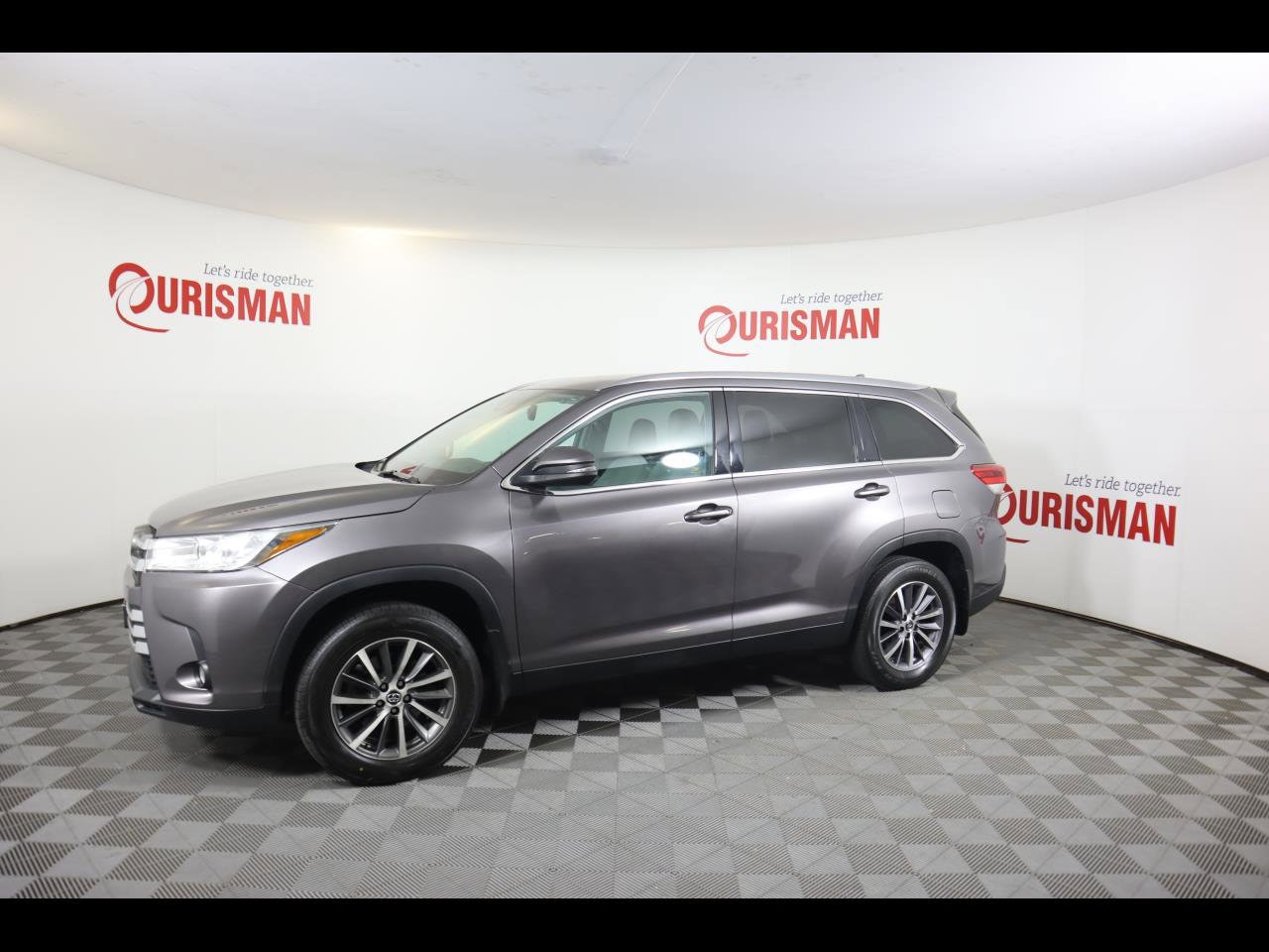 Used 2019 Toyota Highlander XLE with VIN 5TDJZRFHXKS591059 for sale in Fairfax, VA