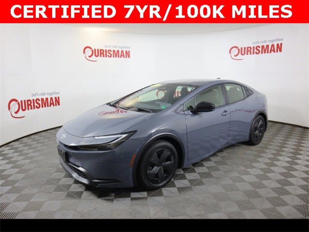 Used 2024 Toyota Prius LE Hatchback