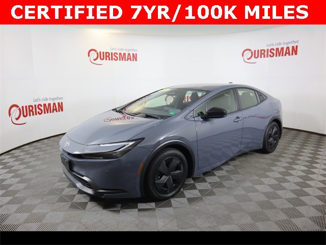 2024 Toyota Prius LE photo 2