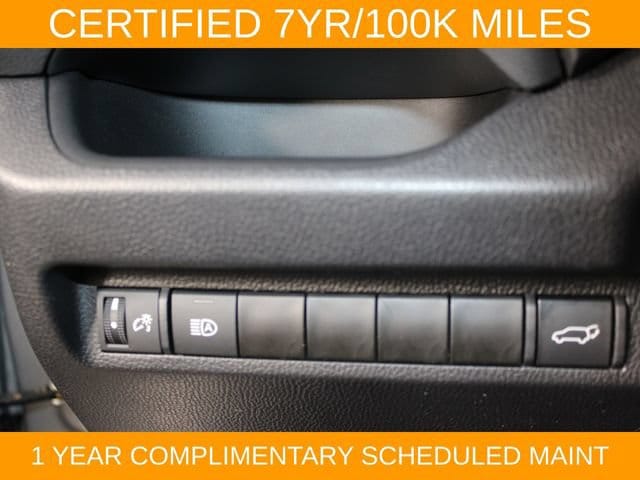 2024 Toyota RAV4 XLE - Photo 20