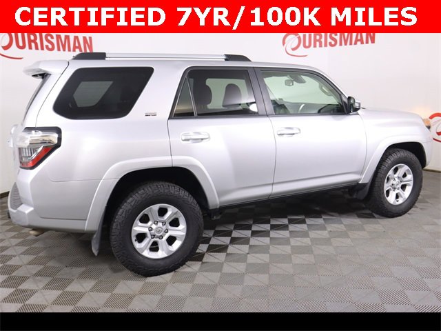 2022 Toyota 4Runner SR5 photo 3