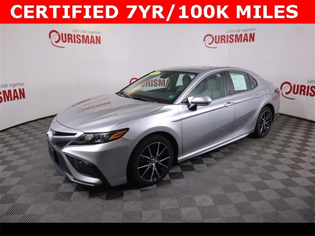 2022 Toyota Camry SE photo 3