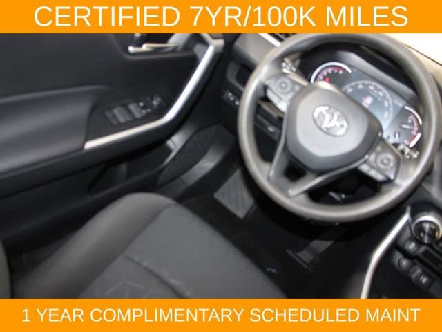 2024 Toyota RAV4 XLE - Photo 17
