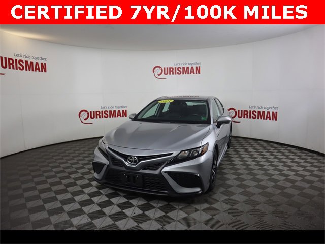 2024 Toyota Camry SE's photo