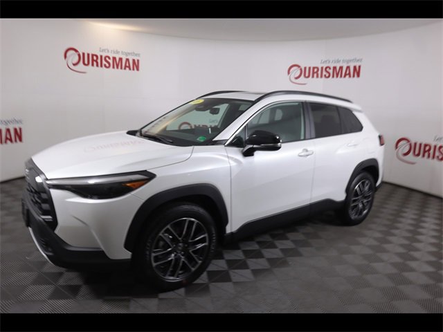 2026 Toyota Corolla Cross XLE photo 3