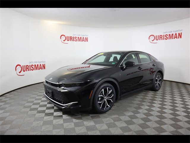 2024 Toyota Crown XLE photo 2