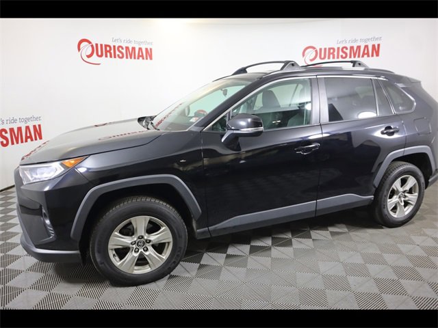 2021 Toyota RAV4 XLE photo 2