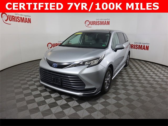 2022 Toyota Sienna LE