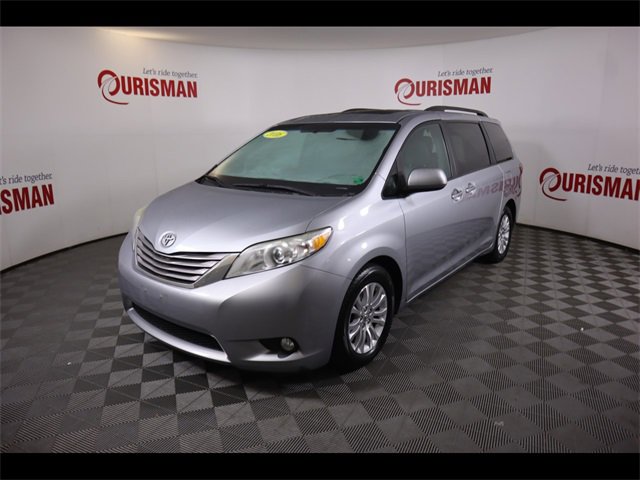2016 Toyota Sienna XLE Premium photo 3