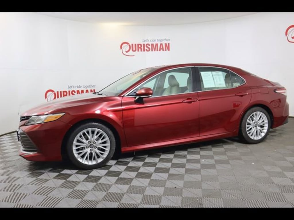Used 2018 Toyota Camry XLE Sedan