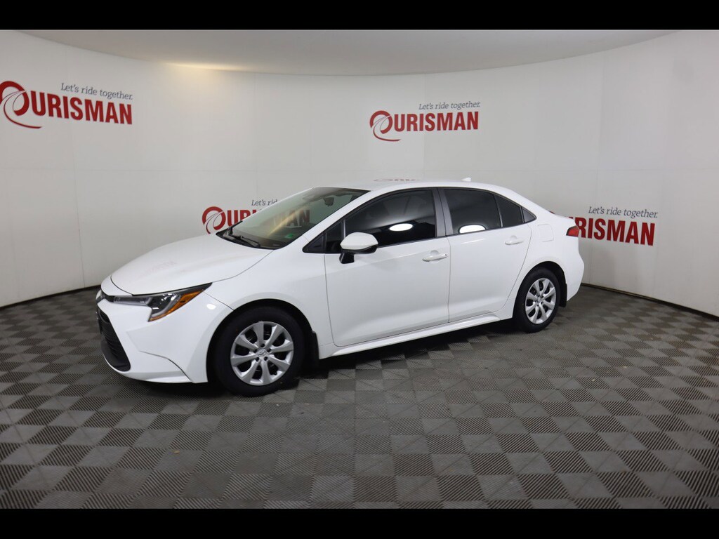 2024 Toyota Corolla LE photo 4
