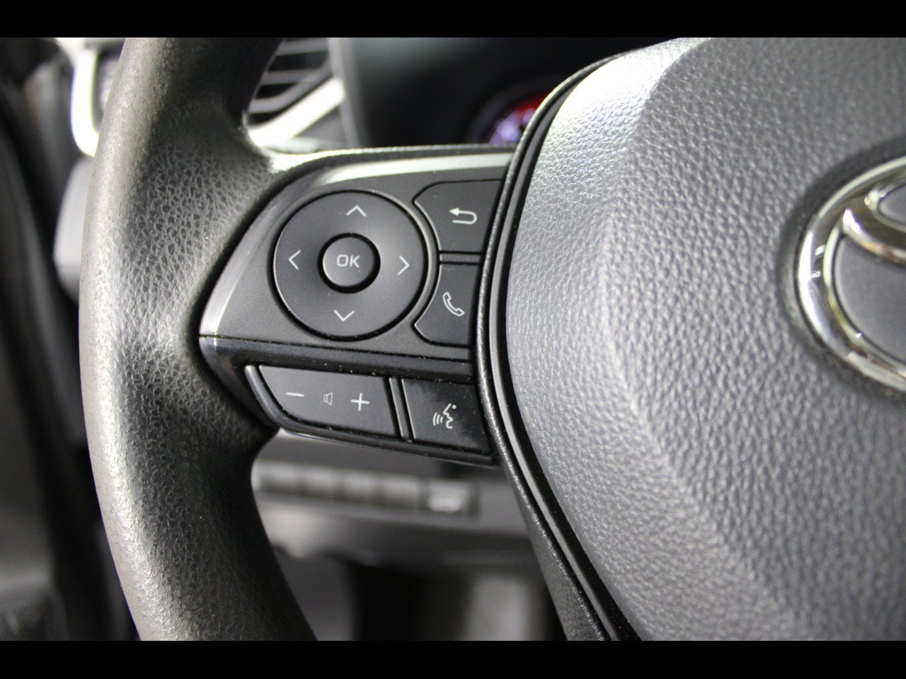 2024 Toyota RAV4 XLE - Photo 22