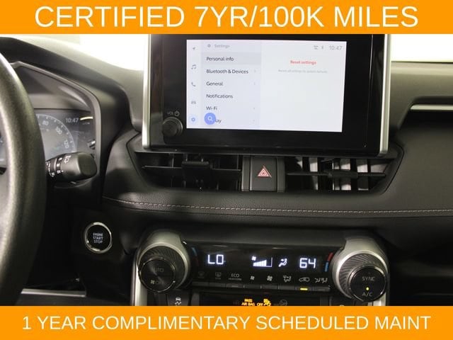 2024 Toyota RAV4 XLE - Photo 25