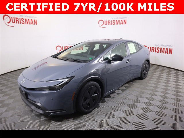 2024 Toyota Prius LE photo 3