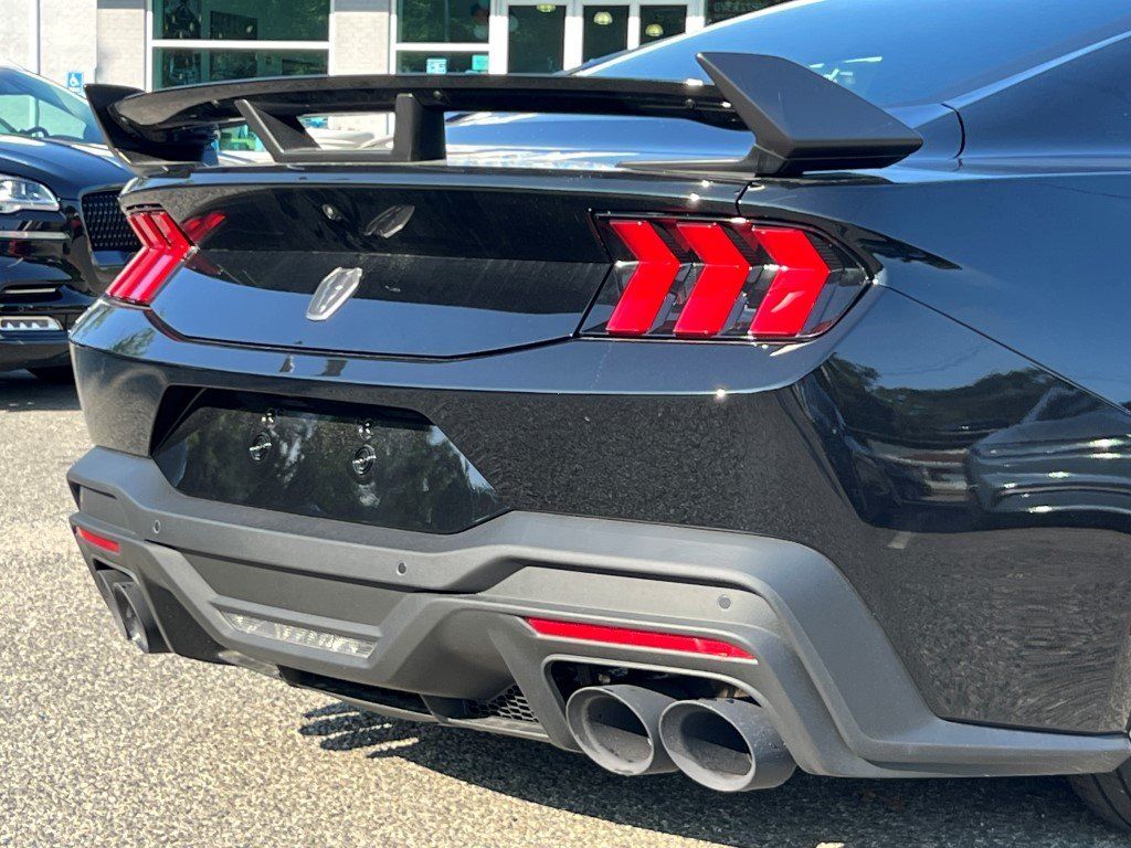 2025 Ford Mustang Dark Horse - Photo 10